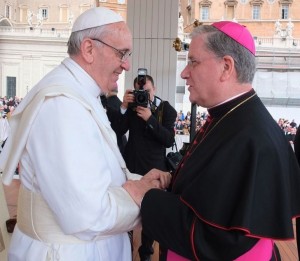 Vescovo FaustoTardelli con Papa Francesco