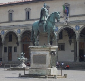 statua Ferdinando santissima annunziata