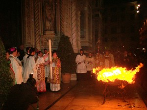 fuoco santo veglia pasquale sabato santo cardinale betori duomo