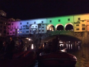 Ponte Vecchio con luci arcobaleno - foto giornalista Franco Mariani