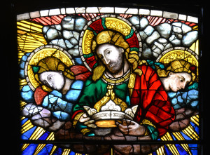 particolare del Cristo della vetrata del rosone del Duomo di Firenze, dopo il restauro, courtesy Opera del Duomo, foto A. Becattini