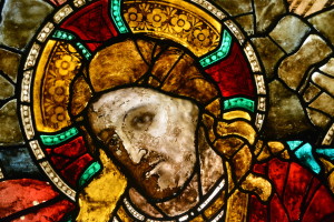 testa del Cristo prima restauro, vetrata del rosone del Duomo di Firenze, courtesy Opera del Duomo, foto A. Becattini