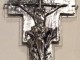 Alla Parrocchia di Coverciano nuovo Crocifisso d’argento di Galeazzo Auzzi
