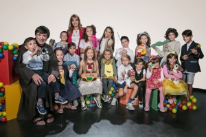 60 Zecchino d'Oro bambini e Sabrina Simoni con Direttore Antoniano