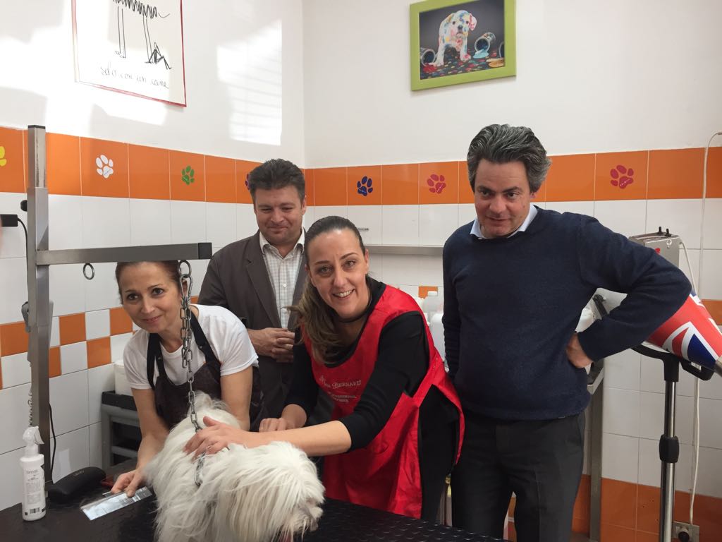 Assessore Sara Funaro toilette per cani (5)