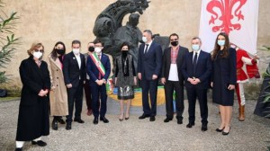 La città di Kiev dona una statua a Firenze